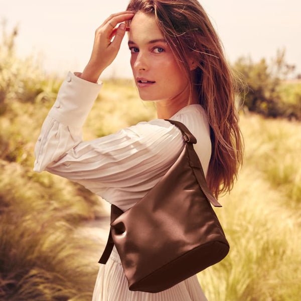 How to Clean Your Handbag: A Step-by-Step Tutorial